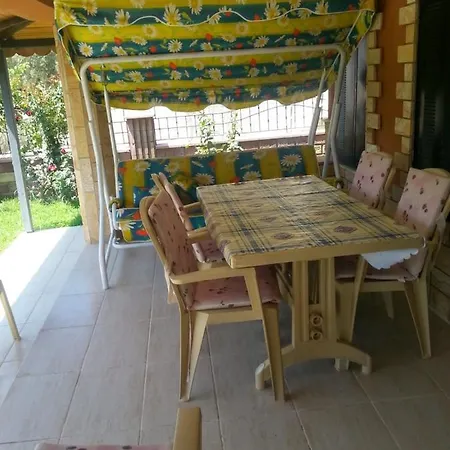 Villa Mustakil 4+1 Kusadasi